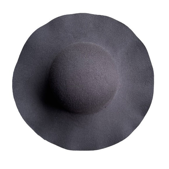 Altar’d State Oversized Black Floppy Hat - Picture 2 of 6